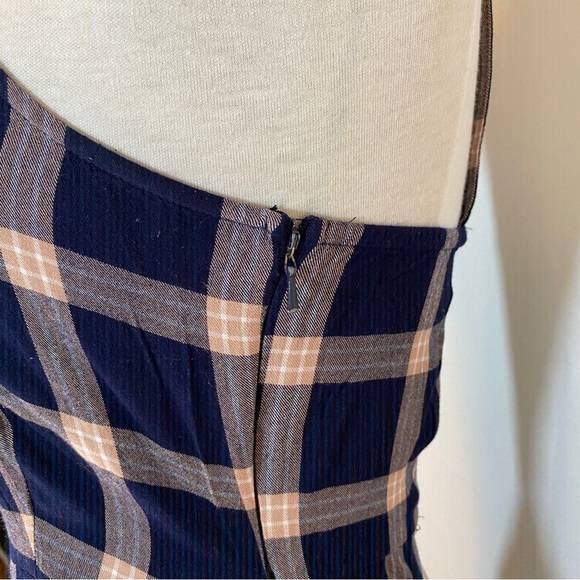 American Eagle plaid “overall” style dress with pockets, size Small - Picture 3 of 13